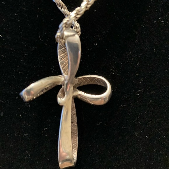 Sterling Silver and marcasite cross necklace - Picture 2 of 4